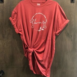 NEW! Crew neck tshirt